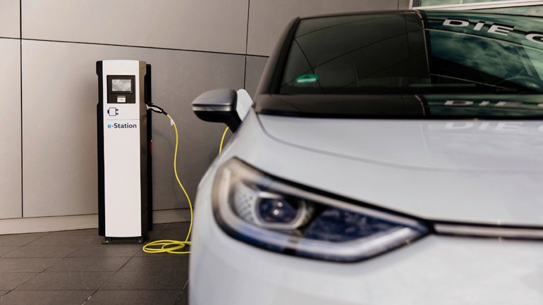 10 σταθμοί φόρτισης στη Μύκονο